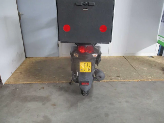 Sym - bezorg bromscooter - x-pro euro 5 injectie - scooter - afbeelding 10 van  11