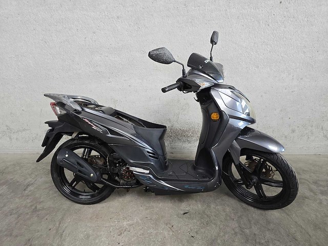 Sym - brom scooter - symphoni sr - moped 4t 45km uitvoering f085nl - afbeelding 1 van  5