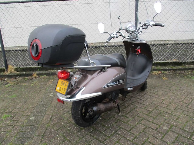 Sym - bromscooter - allo - scooter - afbeelding 9 van  11