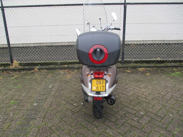Sym - bromscooter - allo - scooter - afbeelding 10 van  11