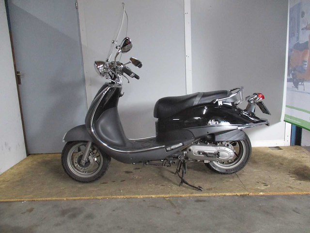 Sym - bromscooter - allo - scooter - afbeelding 1 van  8