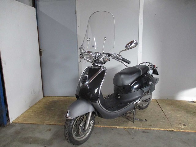 Sym - bromscooter - allo - scooter - afbeelding 3 van  8