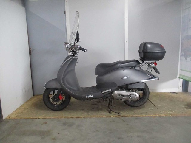 Sym - bromscooter - allo - scooter - afbeelding 1 van  5