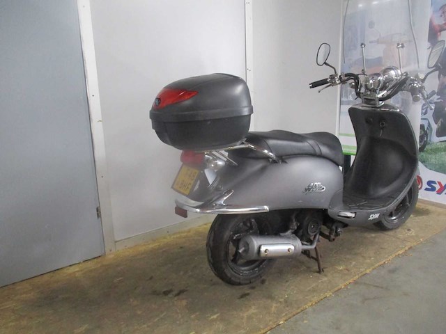 Sym - bromscooter - allo - scooter - afbeelding 4 van  5