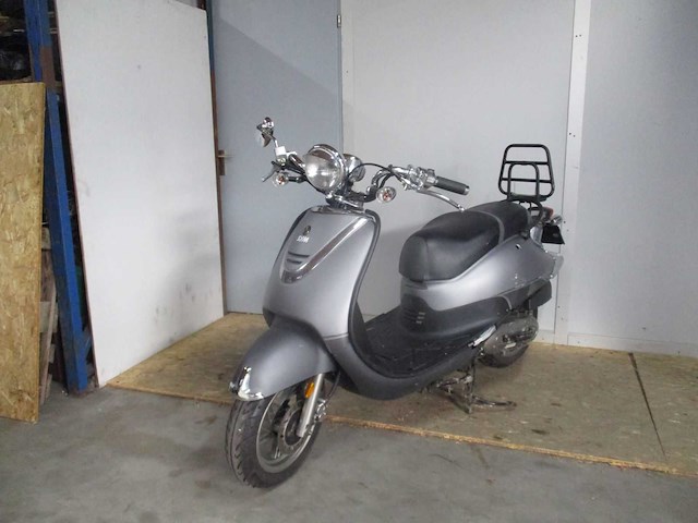 Sym - bromscooter - allo retro - scooter - afbeelding 4 van  10