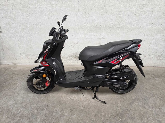 Sym - bromscooter - crox - 4t 45km uitvoering dvd57b - afbeelding 1 van  7
