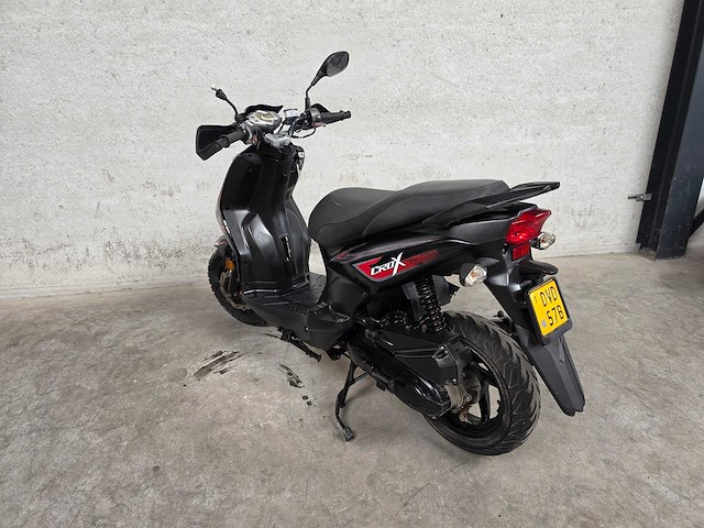 Sym - bromscooter - crox - 4t 45km uitvoering dvd57b - afbeelding 6 van  7