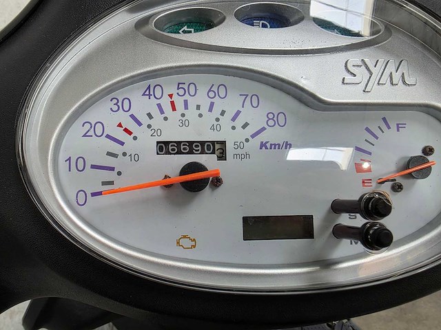 Sym - bromscooter - fiddle ii - 4t 45km uitvoering brommer fht20v - afbeelding 6 van  6