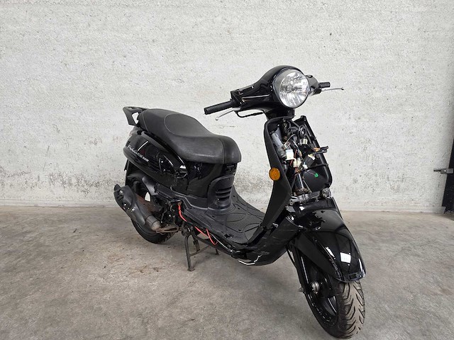 Sym - bromscooter - fiddle ii - 4t 45km uitvoering brommer fht20v - afbeelding 5 van  8