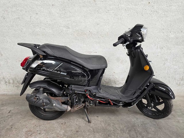 Sym - bromscooter - fiddle ii - 4t 45km uitvoering brommer fht20v - afbeelding 2 van  8