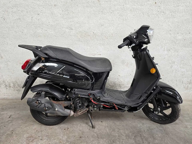 Sym - bromscooter - fiddle ii - 4t 45km uitvoering brommer fht20v - afbeelding 2 van  8