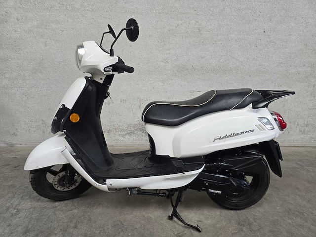 Sym - bromscooter - fiddle ii - 4t 45km uitvoering dkt04b - afbeelding 1 van  6