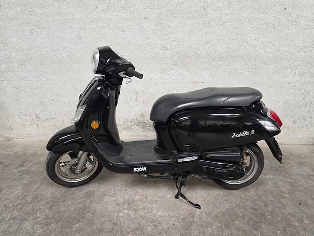 Sym - bromscooter - fiddle iii - 4t 45km uitvoering ddn17x - afbeelding 1 van  7