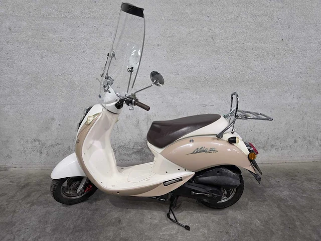 Sym - bromscooter - mio 50 - 4t 45km uitvoering 66fsr1 - afbeelding 1 van  8