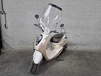 Sym - bromscooter - mio 50 - 4t 45km uitvoering 66fsr1 - afbeelding 4 van  8