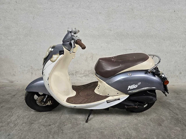 Sym - bromscooter - mio 50 - 4t 45km uitvoering dfv94g - afbeelding 1 van  7