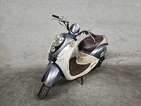 Sym - bromscooter - mio 50 - 4t 45km uitvoering dfv94g - afbeelding 3 van  7