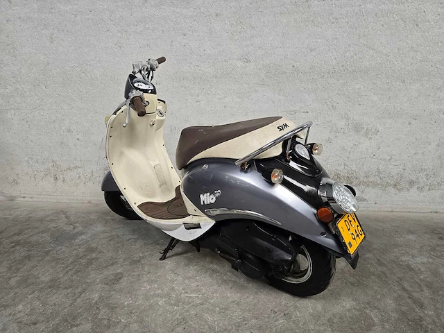 Sym - bromscooter - mio 50 - 4t 45km uitvoering dfv94g - afbeelding 6 van  7