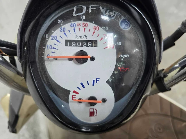 Sym - bromscooter - mio 50 - 4t 45km uitvoering dfv94g - afbeelding 7 van  7