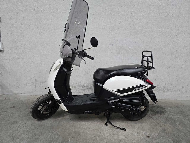 Sym - bromscooter - mio 50i - 4t 45km uitvoering dvf20h - afbeelding 1 van  8