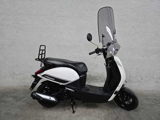 Sym - bromscooter - mio 50i - 4t 45km uitvoering dvf20h - afbeelding 2 van  8