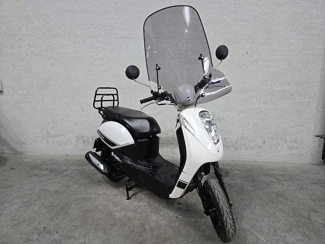 Sym - bromscooter - mio 50i - 4t 45km uitvoering dvf20h - afbeelding 5 van  8