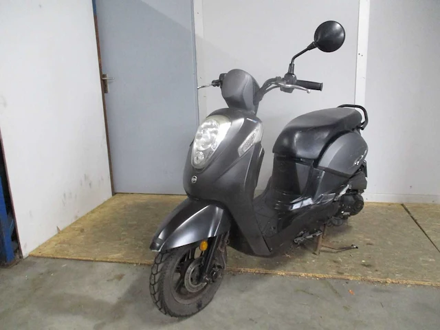 Sym - bromscooter - mio 50i - scooter - afbeelding 4 van  11