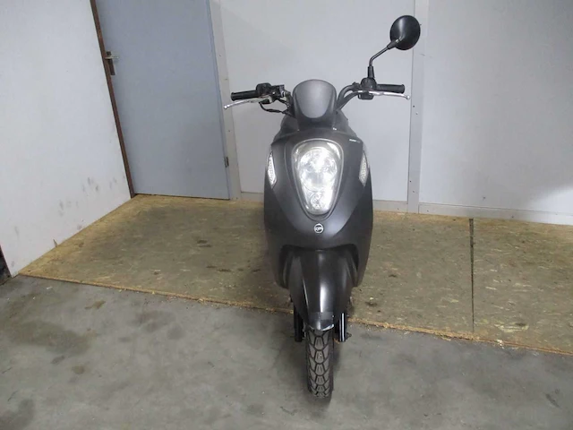 Sym - bromscooter - mio 50i - scooter - afbeelding 5 van  11
