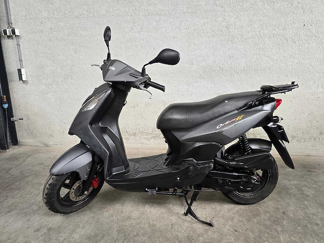 Sym - bromscooter - orbit ii - 4t 45km uitvoering dgr18k - afbeelding 1 van  7
