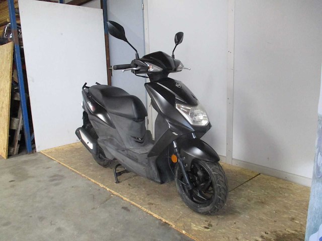 Sym - bromscooter - orbit iii - scooter - afbeelding 7 van  11
