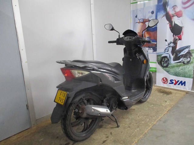 Sym - bromscooter - symphony 50 rs - scooter - afbeelding 9 van  10