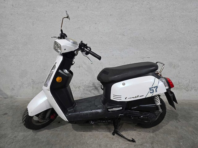 Sym - bromscooter - tonik - 4t 45km uitvoering f589rl - afbeelding 1 van  7