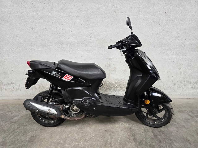 Sym - bromscooter - x-pro - 4t 45km uitvoering dkl64t - afbeelding 4 van  7