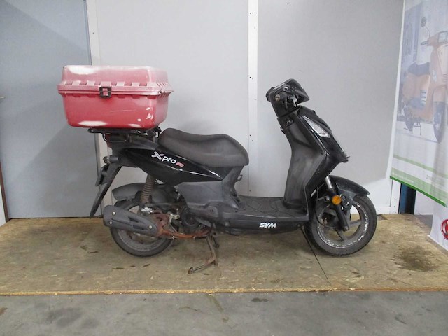 Sym - bromscooter - x-pro 50 - scooter - afbeelding 8 van  11