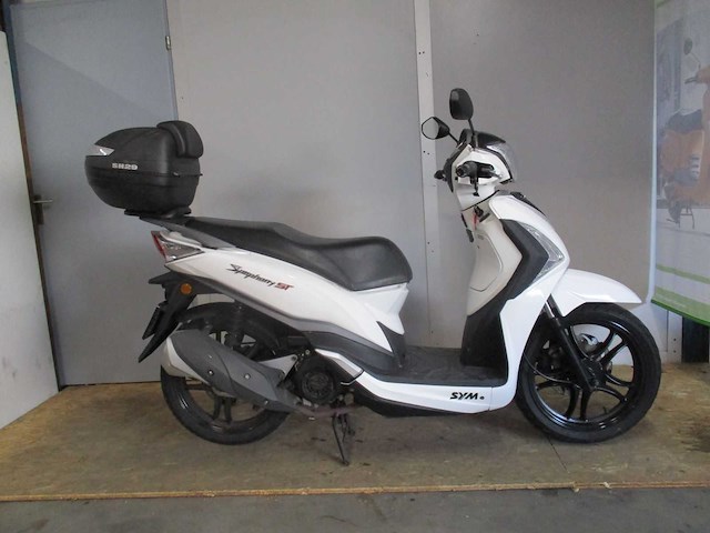 Sym - scooter - symphony st 125 - motorcycle - afbeelding 8 van  11
