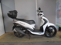 Sym - scooter - symphony st 125 - motorcycle - afbeelding 8 van  11