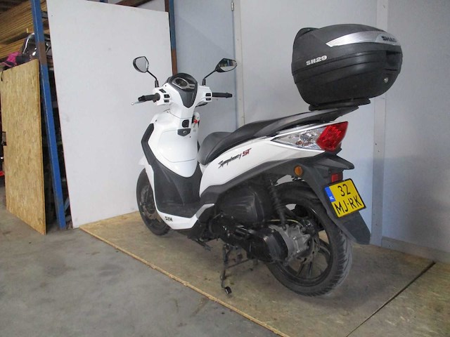 Sym - scooter - symphony st 125 - motorcycle - afbeelding 2 van  11