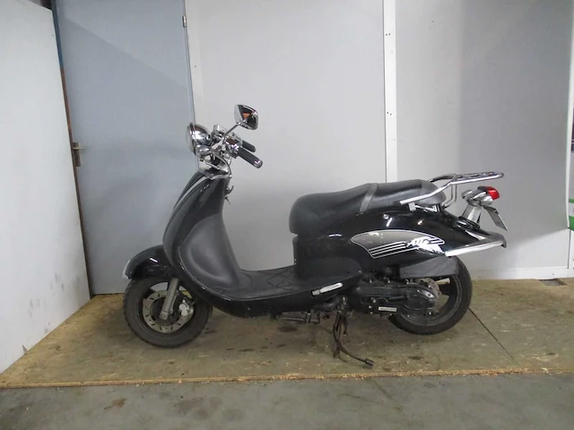Sym - snorscooter - allo - scooter - afbeelding 1 van  11