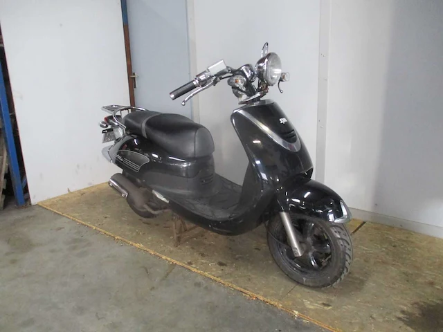 Sym - snorscooter - allo - scooter - afbeelding 7 van  11