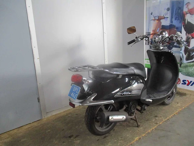 Sym - snorscooter - allo - scooter - afbeelding 9 van  11
