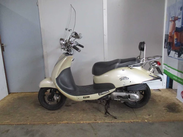 Sym - snorscooter - allo - scooter - afbeelding 1 van  11