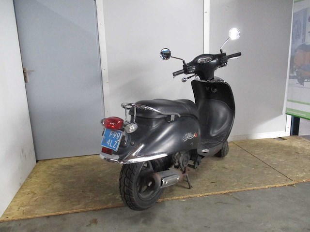 Sym - snorscooter - allo gt - scooter - afbeelding 9 van  11
