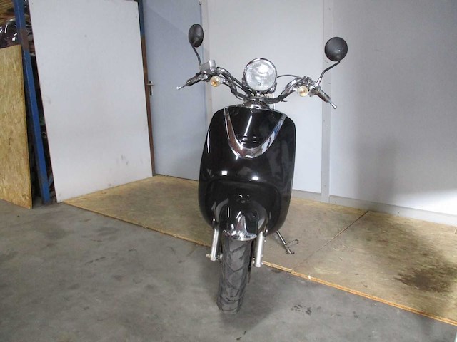 Sym - snorscooter - allo retro - scooter - afbeelding 3 van  4