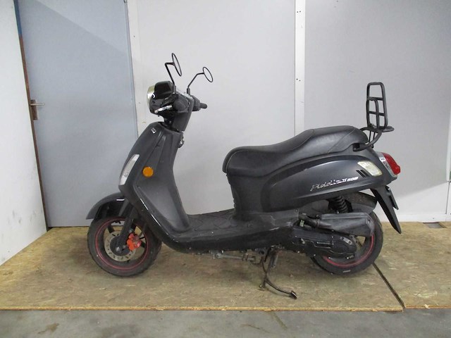 Sym - snorscooter - fiddle ii 50s - scooter - afbeelding 1 van  10