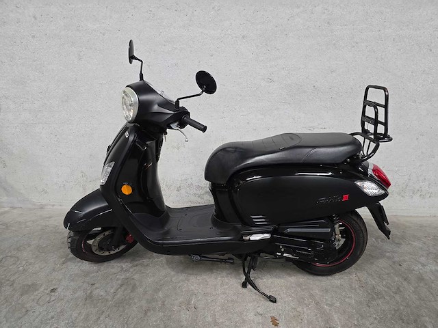 Sym - snorscooter - fiddle iii - 4t 25km uitvoering dvl40t - afbeelding 1 van  8