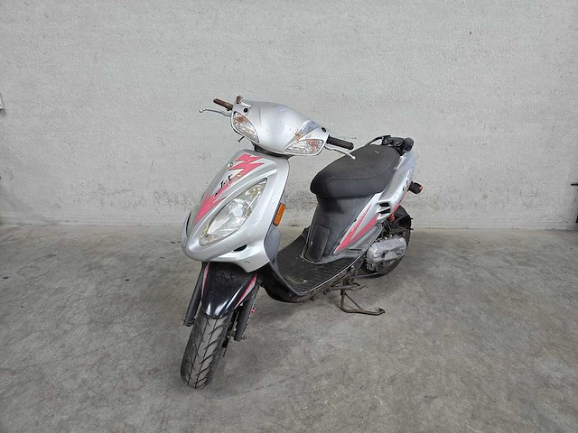 Sym - snorscooter - jet euro x - 2t 25km uitvoering fg085r - afbeelding 3 van  7