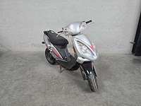 Sym - snorscooter - jet euro x - 2t 25km uitvoering fg085r - afbeelding 4 van  7