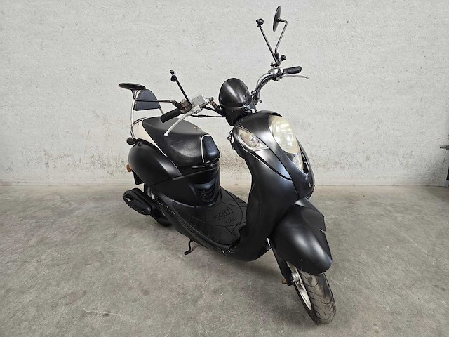 Sym - snorscooter - mio 50 - 4t 25km uitvoering d548dk - afbeelding 4 van  7