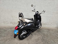 Sym - snorscooter - mio 50 - 4t 25km uitvoering d548dk - afbeelding 5 van  7