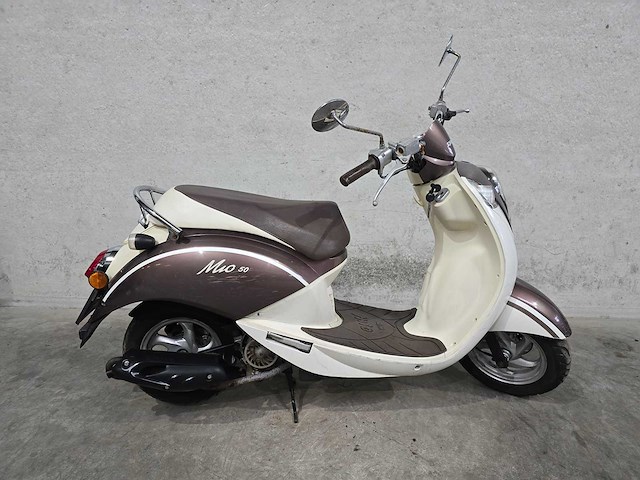 Sym - snorscooter - mio 50 - 4t 25km uitvoering d565xf - afbeelding 2 van  7